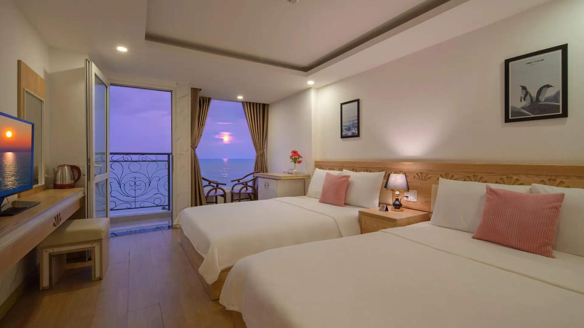 Nang Vang Hotel Nha Trang 2*,