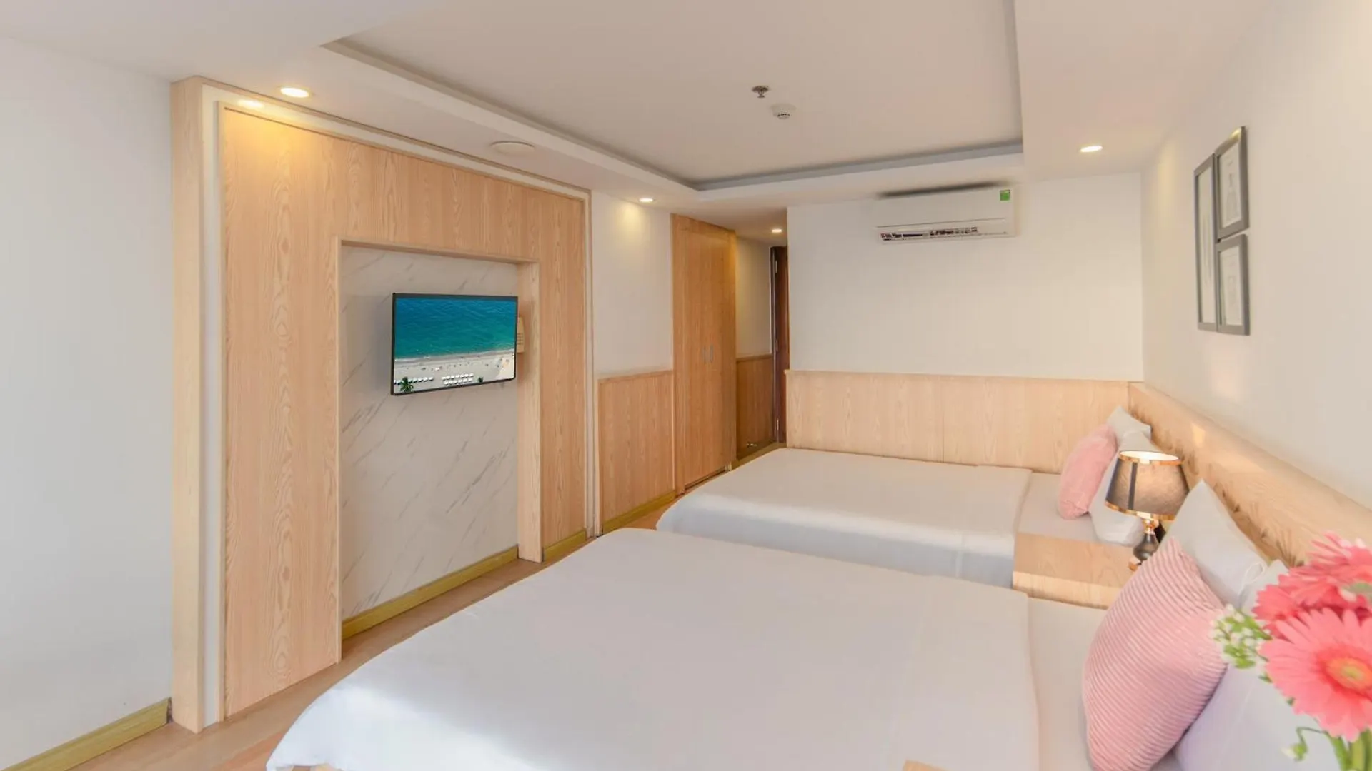 Nang Vang Hotel Nha Trang 2*,  Vietnam